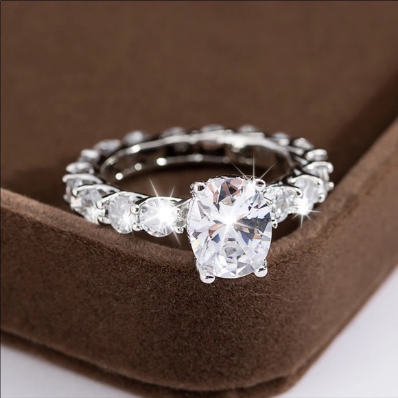 Ring - Picture 4 of 5